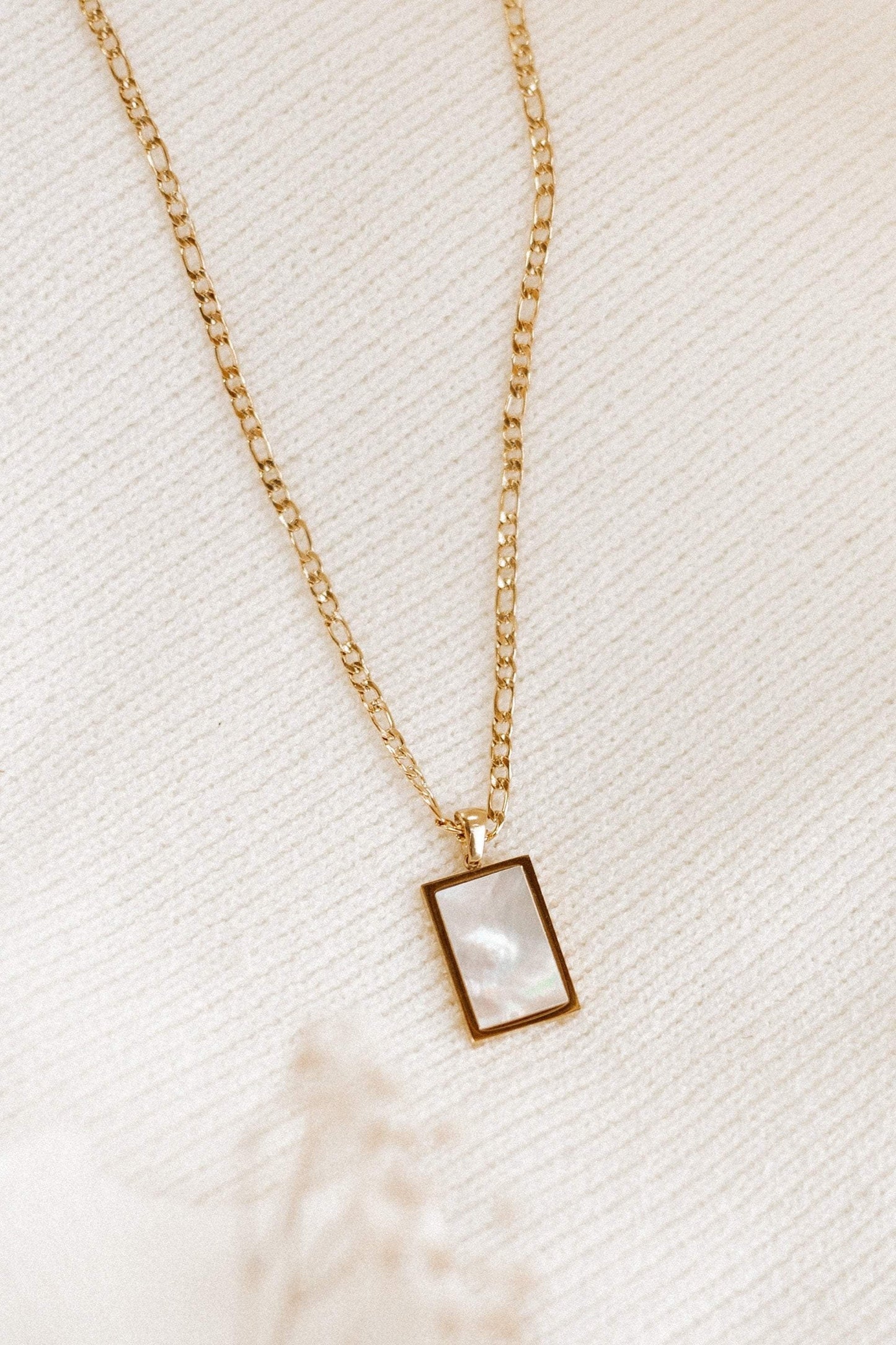 Minimalist Rectangle Pendant Necklace