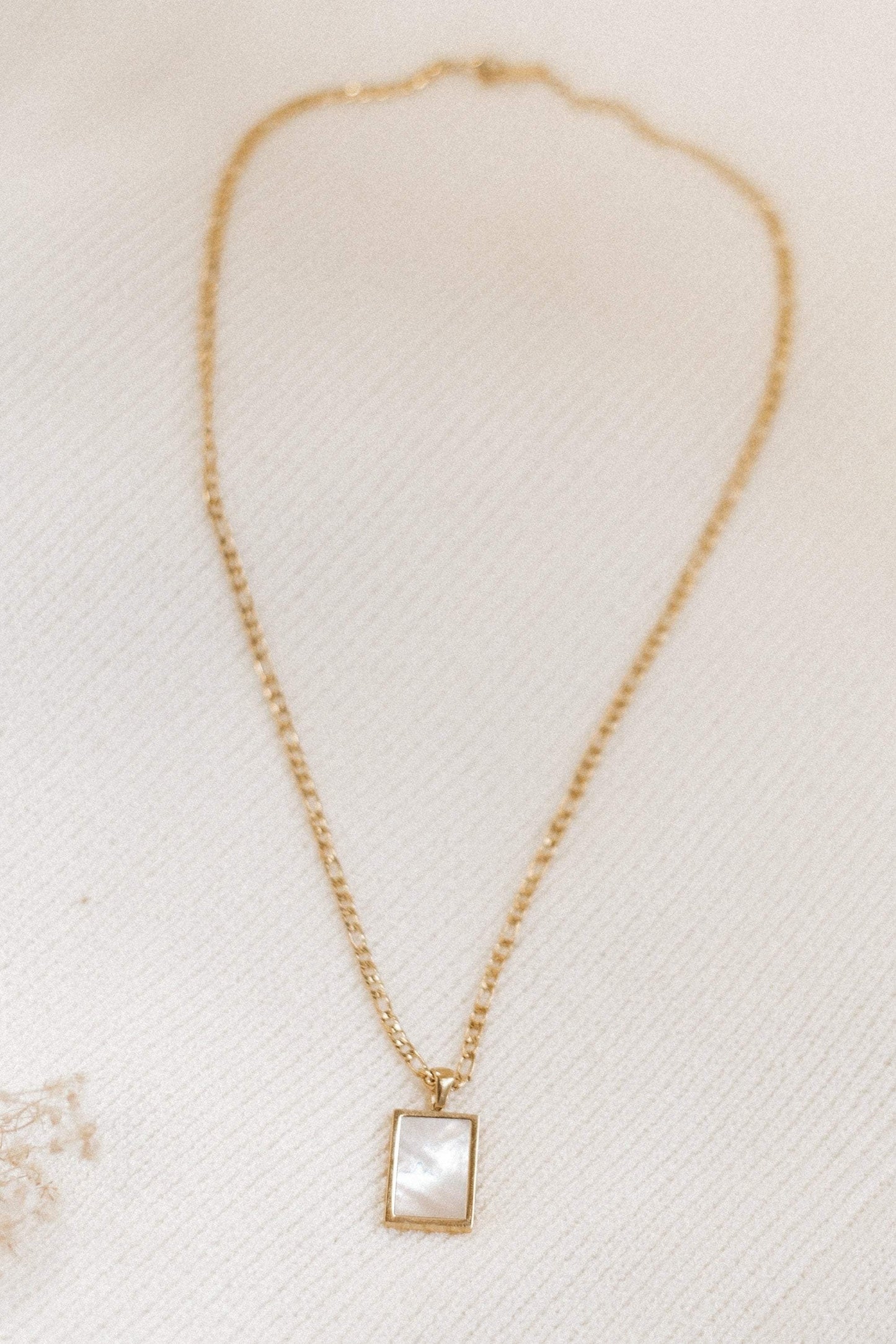 Minimalist Rectangle Pendant Necklace