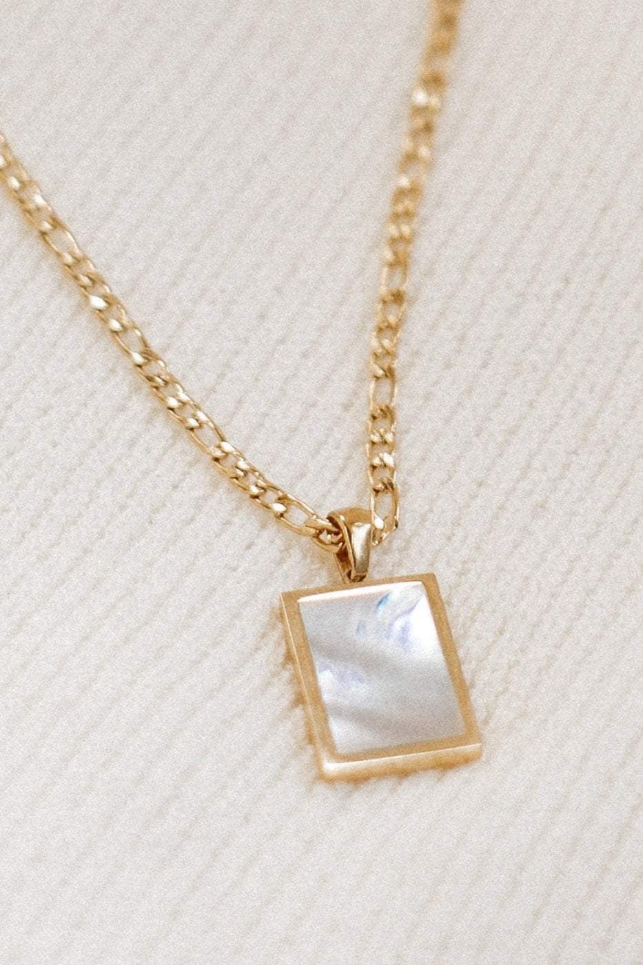 Minimalist Rectangle Pendant Necklace